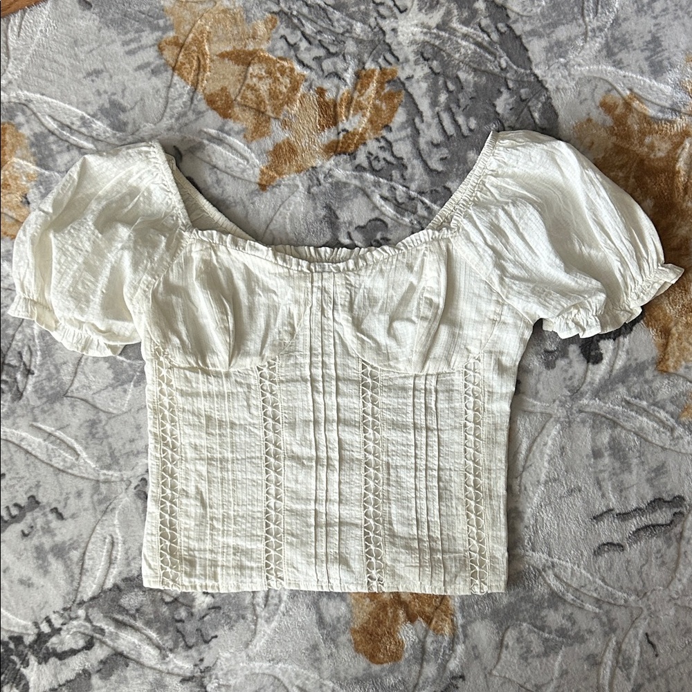 NWOT Jessica Simpson Chic Cream Puff Sleeve Blouse